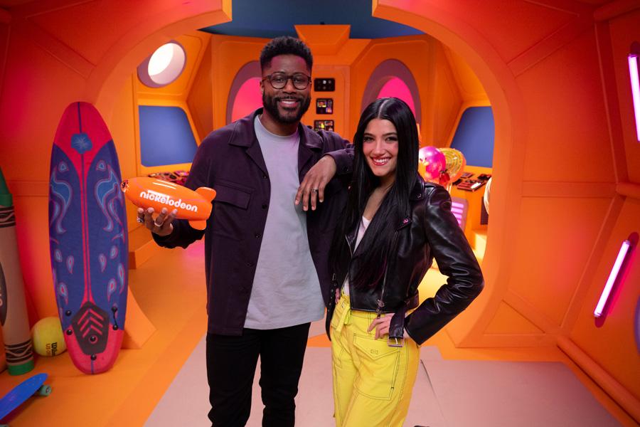 NATE BURLESON AND CHARLI D'AMELIO WILL BRING THE SLIME AS CO-HOSTS